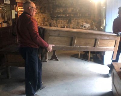 Pour la saison 2022 le Musée réorganise ses ateliers. Une équipe de bénévole commence le réaménagement pour créer une nouvelle muséographie