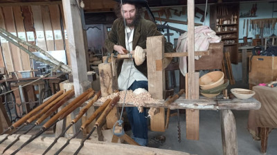 Yohan tourneur sur bois sera présent au musée  mardi 29 et jeudi 31 octobre.